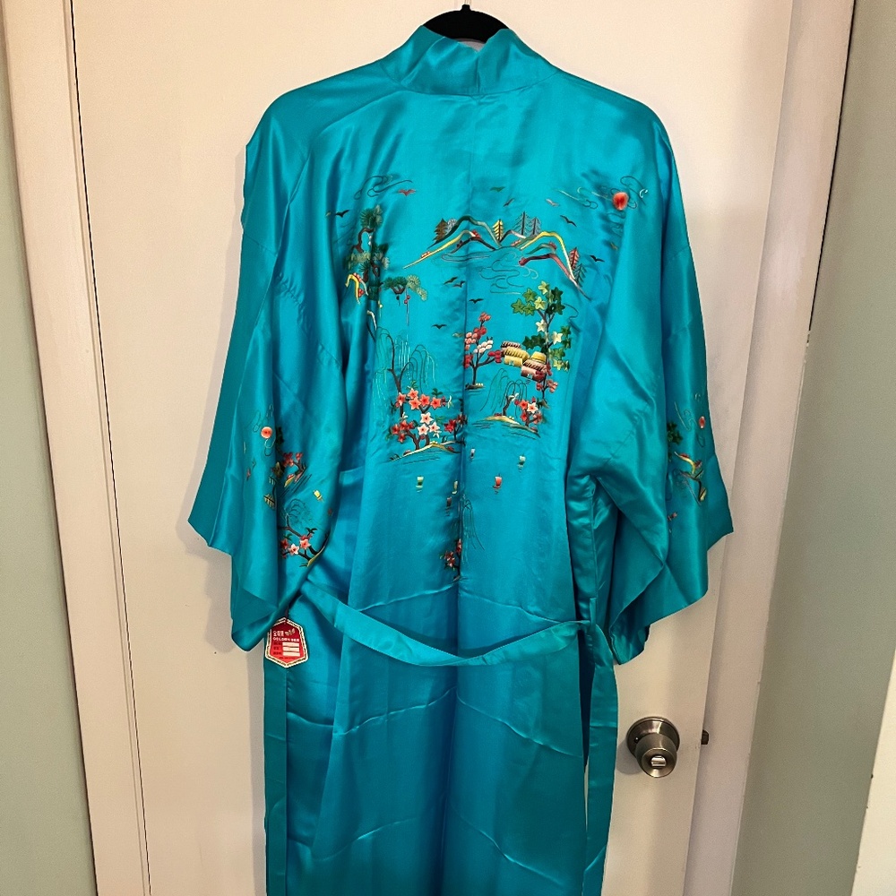 Bath Robe - Picture 2 of 4